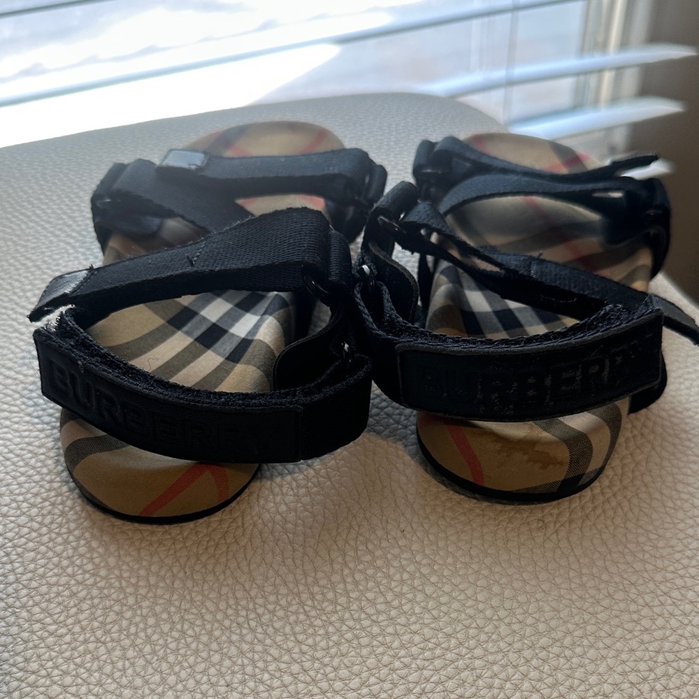 Authentic Burberry Kids "Redmire" Sandals - Picture 6 of 8